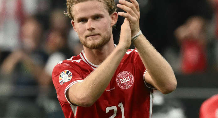 Juventus nhắm tới tiền vệ Hjulmand của Sporting