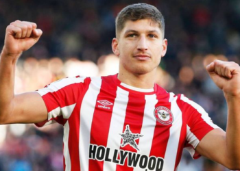 Vitaly Janelt của Brentford đã ký hợp đồng mới có thời hạn bốn năm rưỡi