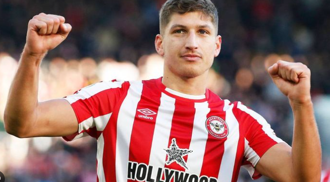 Vitaly Janelt của Brentford đã ký hợp đồng mới có thời hạn bốn năm rưỡi